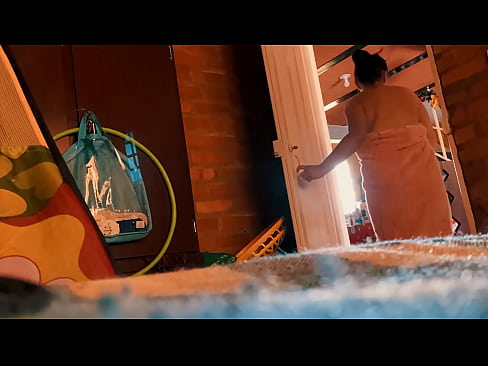 ❤️ Ағам менің артымнан душқа кіреді, мен душ қабылдап жатқанда ол мені трахает етеді. ❤️ Супер секс бойынша бізде