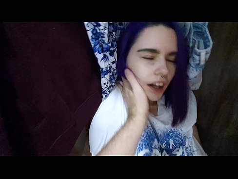 ❤️ Менің әпкемді шкафтан тауып алып, оған спермы көмектесті ❤️ Супер секс бойынша бізде